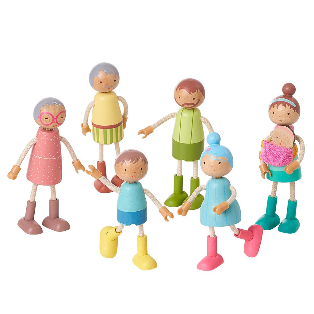 Wooden Family Dolls Set of 7 F12130