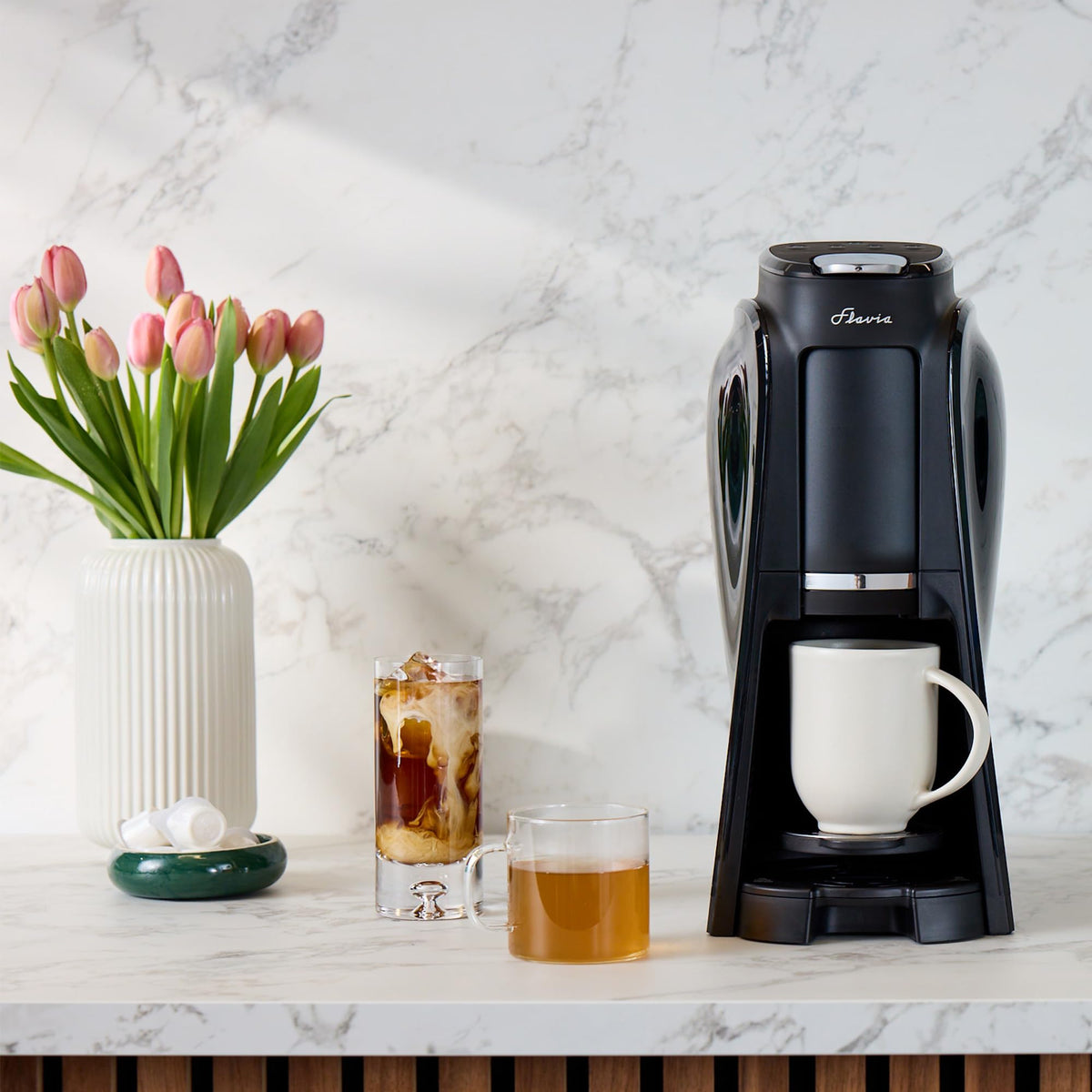 Coffee Machine with Single-Serve Freshpacks, Multiple Brew Sizes, Black D2512