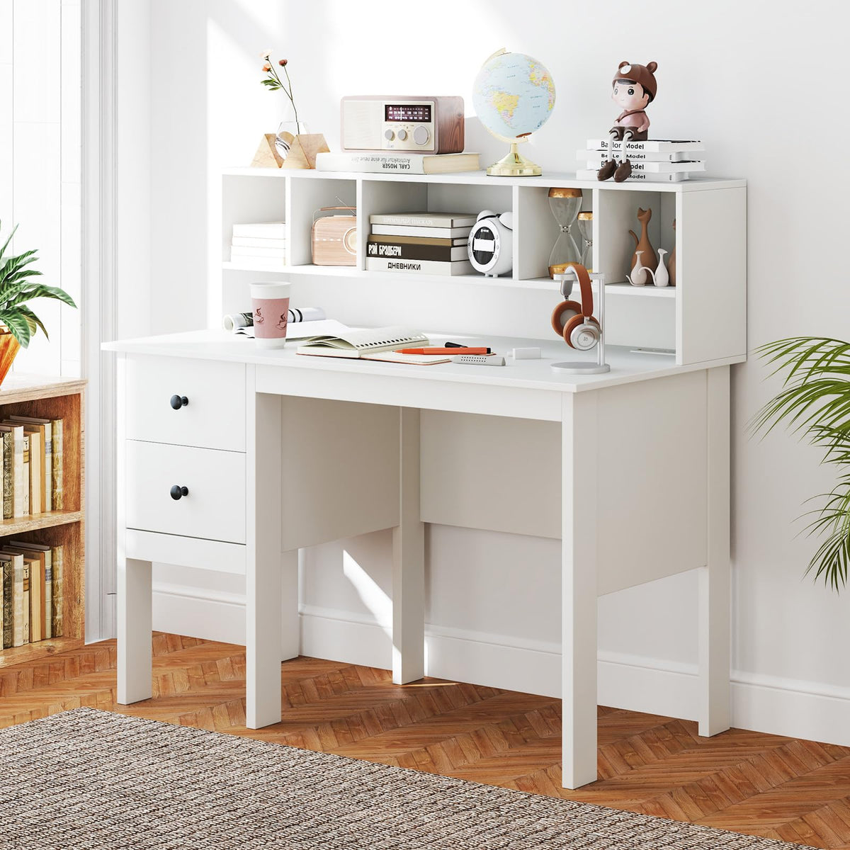 White Desk with Drawers and Hutch M83383